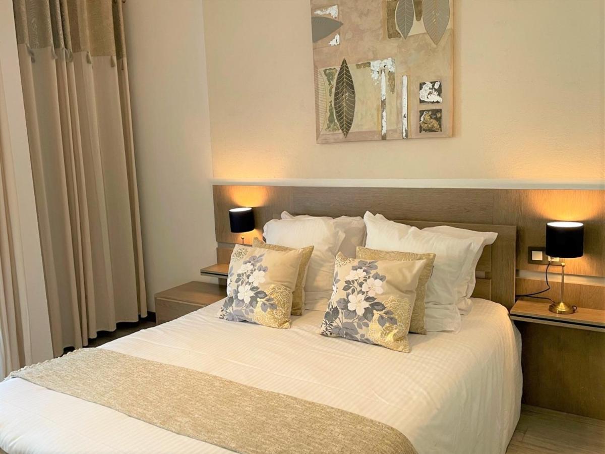 Hotel Le Mediterranee Йер Экстерьер фото