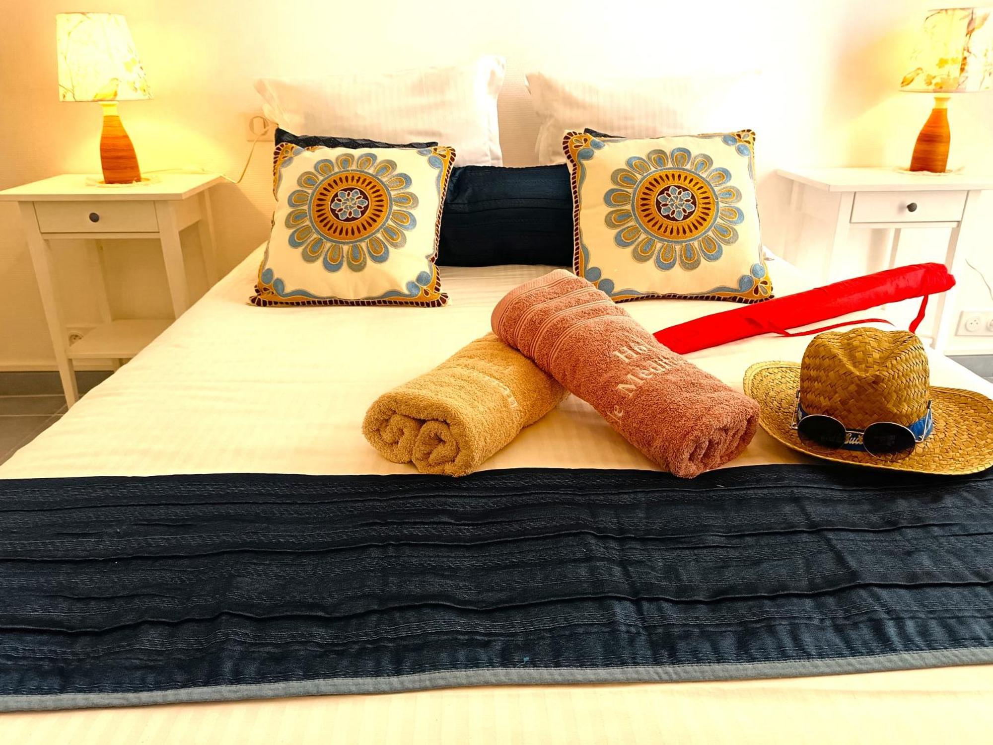 Hotel Le Mediterranee Йер Экстерьер фото