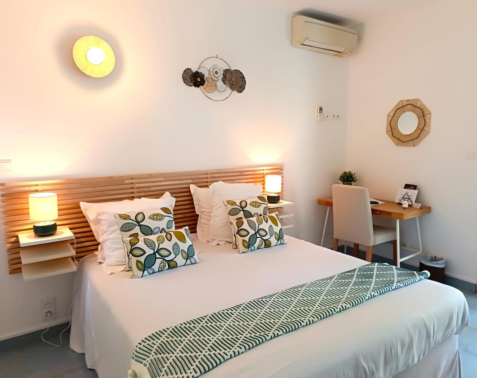 Hotel Le Mediterranee Йер Экстерьер фото