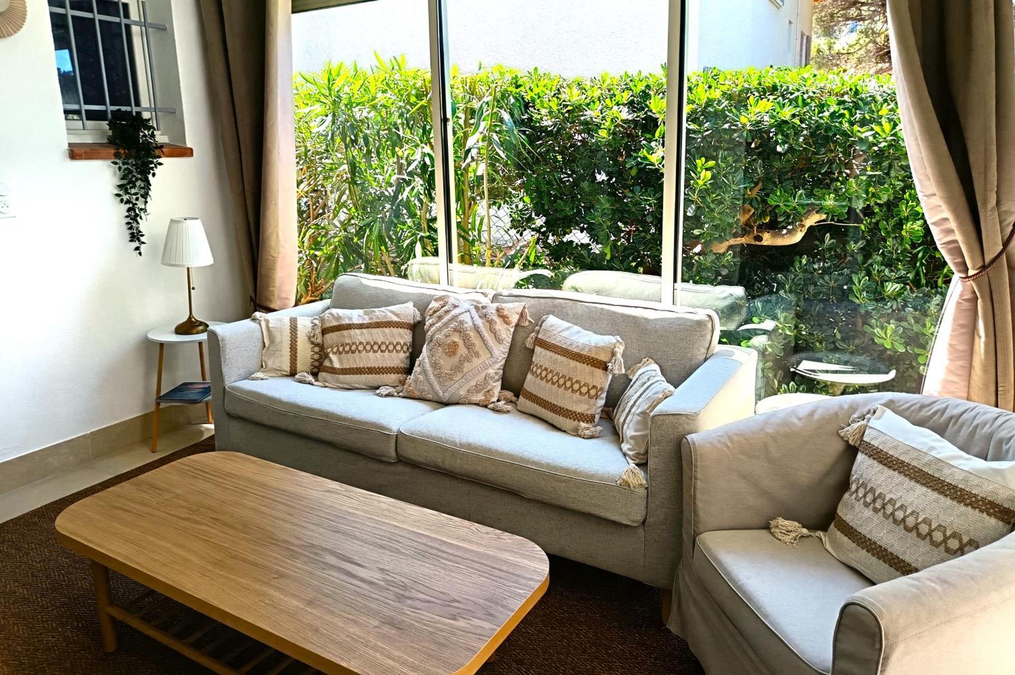 Hotel Le Mediterranee Йер Экстерьер фото