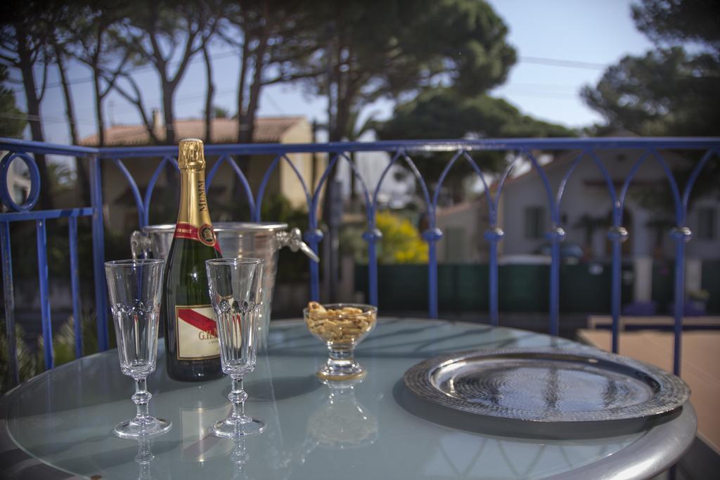Hotel Le Mediterranee Йер Экстерьер фото