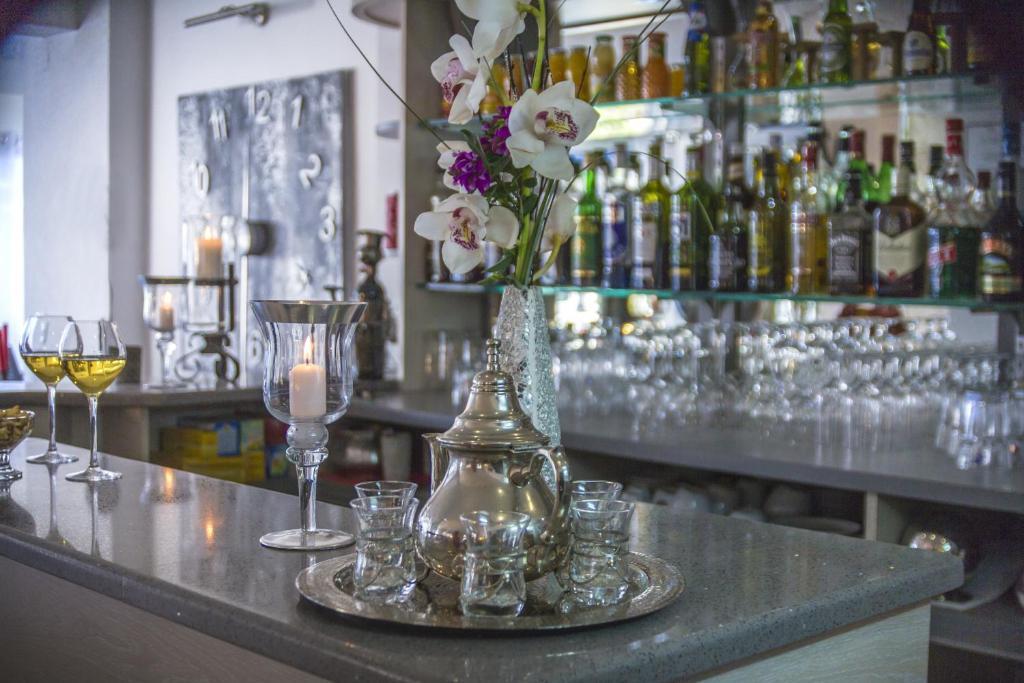 Hotel Le Mediterranee Йер Экстерьер фото